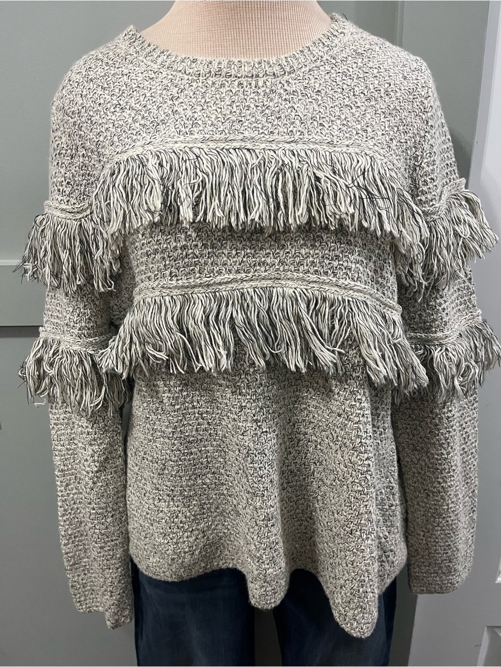 Women’s Mud pie sweater with fringe detail